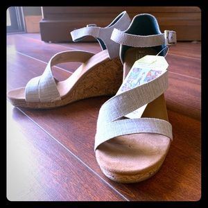 TOMS - Size 9 - Women’s - Clarissa - Wedge sandals